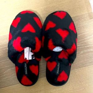 Victoria’s Secret Fluffy slippers NWT